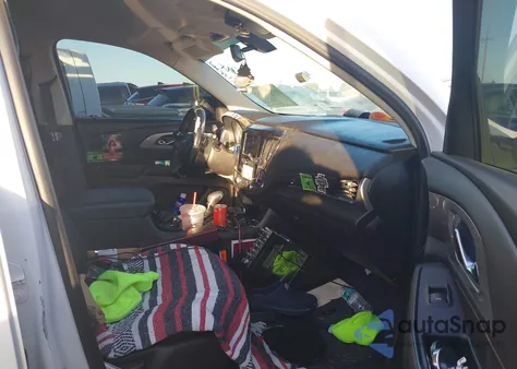 2021 Chevrolet Traverse Fwd Ls z USA, uszkodzony, nr VIN 1GNERFKW7MJ137847